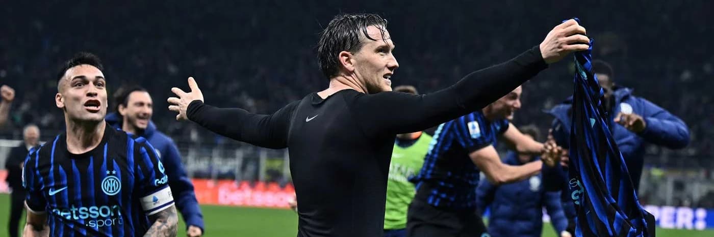 Calciatori che esultano dopo un goal
